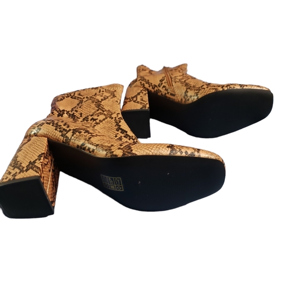 ROSE GOLD & BLACK SNAKESKIN BOOT NWOT SZ 4 UNBRANDED 4" HEEL - Picture 5 of 6